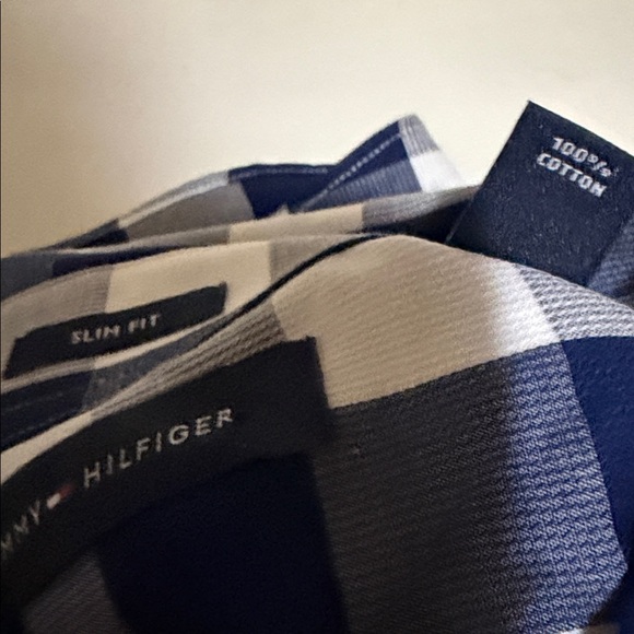 Tommy Hilfiger Shirt & Perry Ellis & Bergamo Ties - Picture 11 of 13